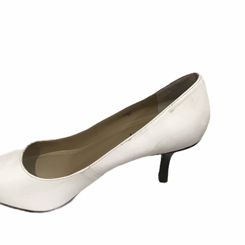 Ellen Tracy Black & White Kitten Heels - Picture 3 of 9